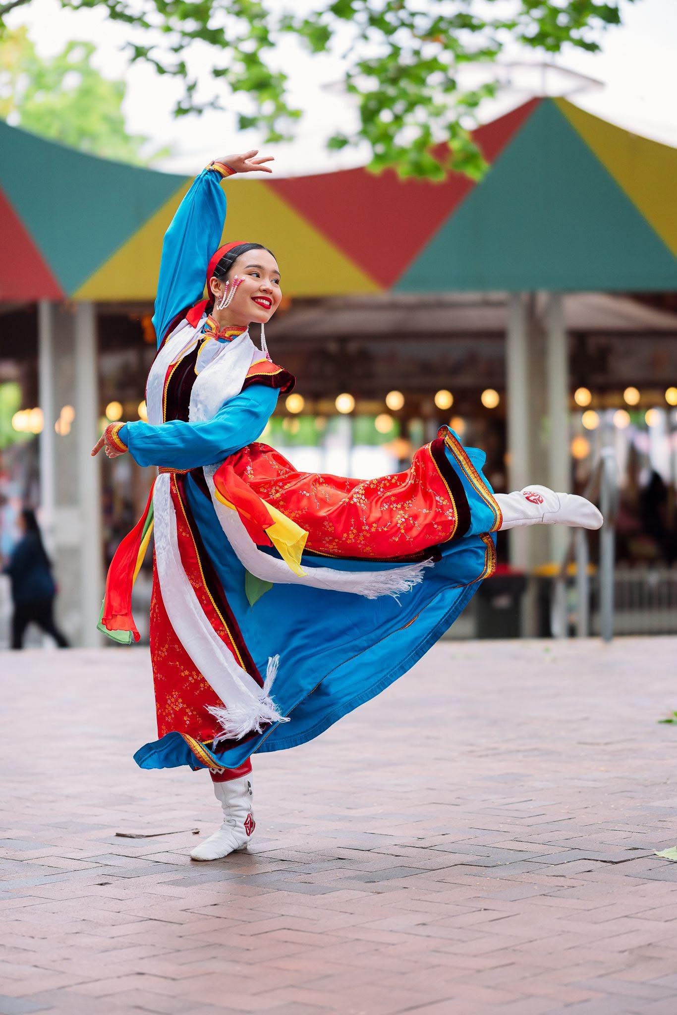 Mongolian-Association-performer-2